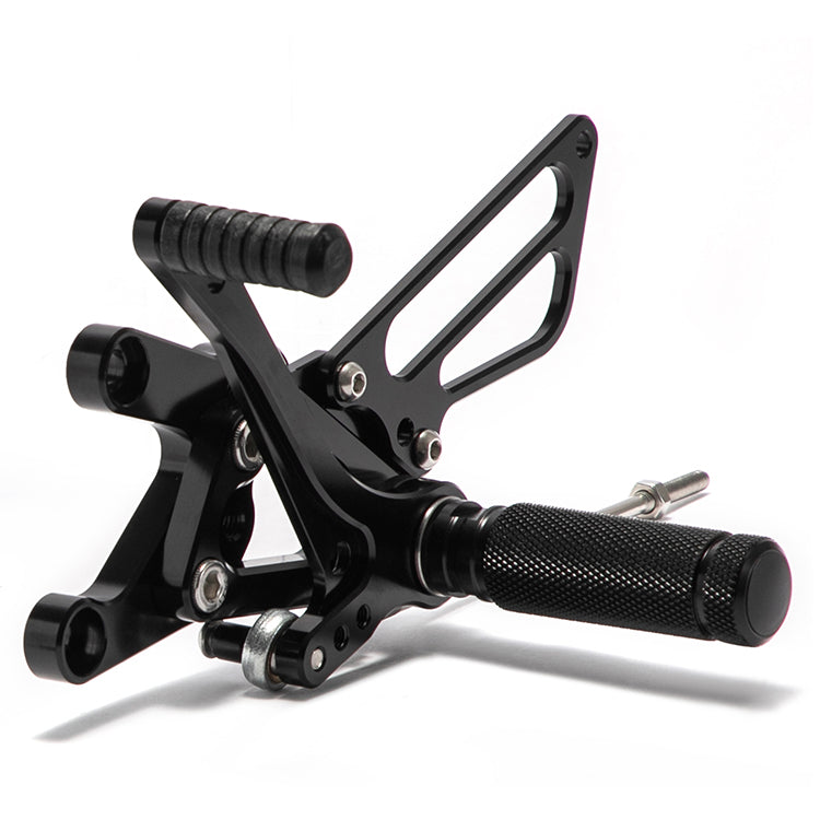 CNC Rear Set Adjustable Foot Pegs For Yamaha R3 YZF-R3 / MT03 MT
